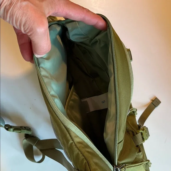 Patagonia Atom Belt Bag - Forest Green - Picture 5 of 7